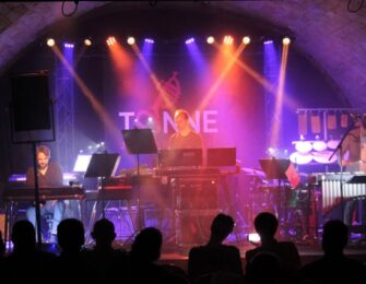 Trio Motschmann auf der Bühne des Jazzclub Tonne